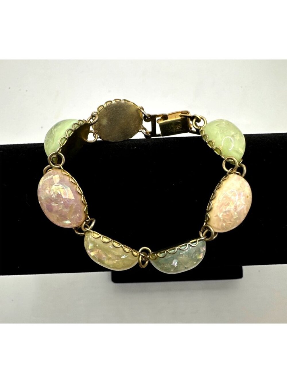 CORO Pegasus Confetti Bracelet Cabochon Pastel Lucite Vintage Gran Retro Dainty - Picture 4 of 15